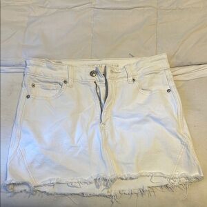 NEVER WORN American Eagle Outfitters White Mini Skirt